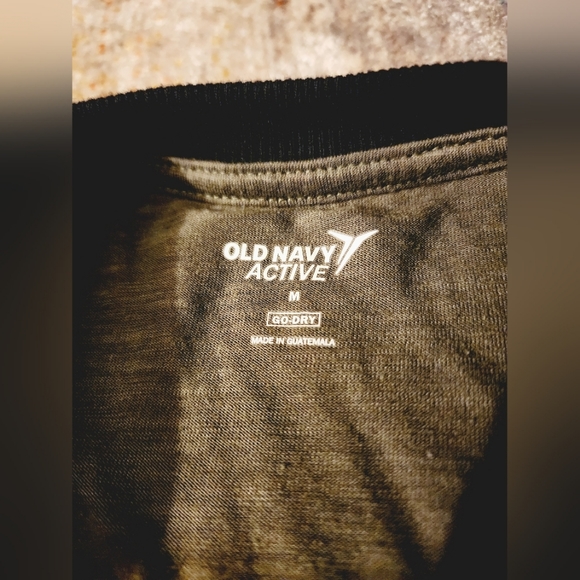 ** 2/$15 ** Bundle of 2 Old Navy Active Muscle Tanks - Picture 5 of 11